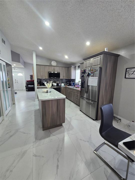 For Sale: $570,000 (3 beds, 2 baths, 1260 Square Feet)