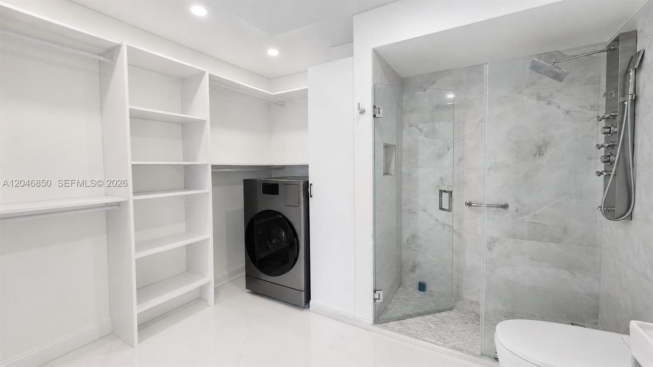 En Venta: $310,000 (2 camas, 2 baños, 914 Pies cuadrados)