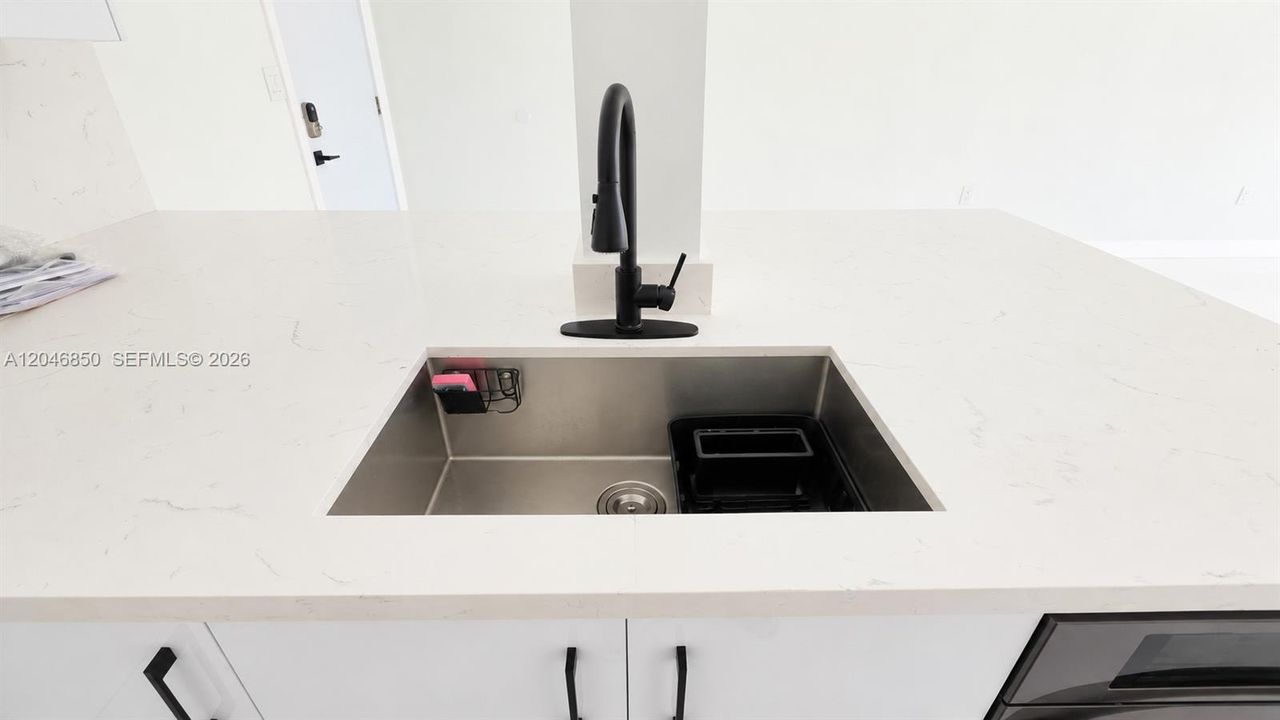 En Venta: $310,000 (2 camas, 2 baños, 914 Pies cuadrados)