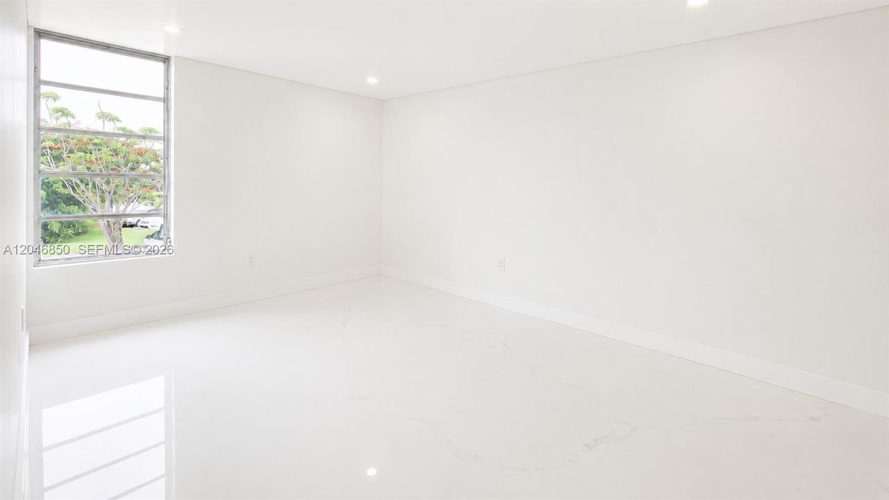 En Venta: $310,000 (2 camas, 2 baños, 914 Pies cuadrados)