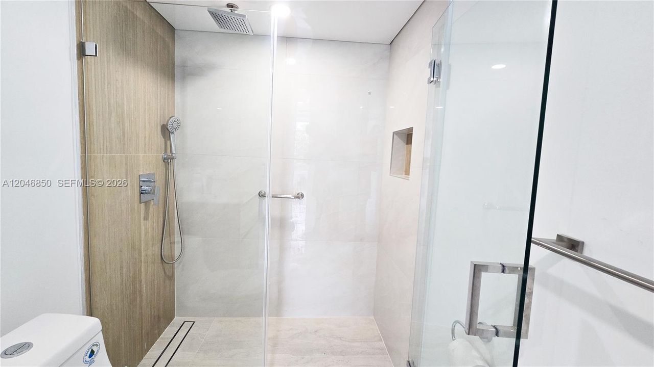 En Venta: $310,000 (2 camas, 2 baños, 914 Pies cuadrados)
