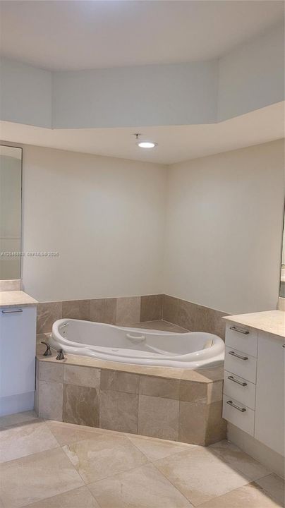 В аренду: $3,300 (2 спален, 2 ванн, 1603 Квадратных фут)