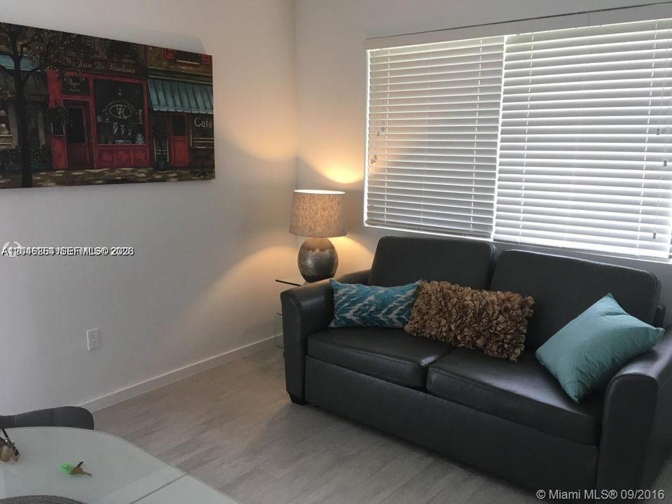For Rent: $1,800 (1 beds, 1 baths, 500 Square Feet)