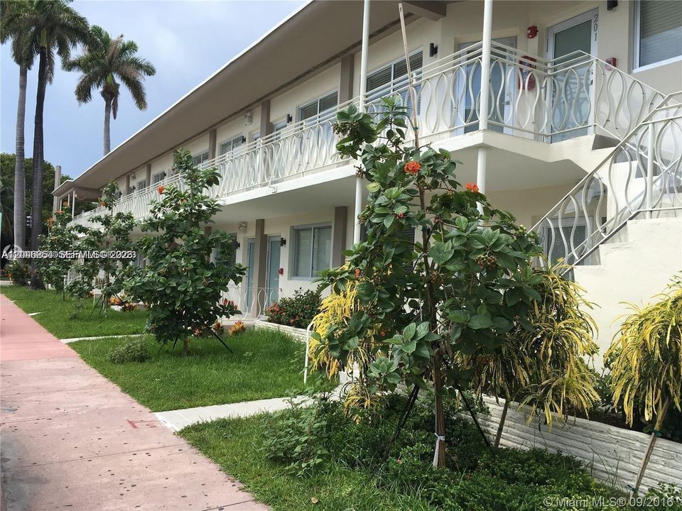 For Rent: $1,800 (1 beds, 1 baths, 500 Square Feet)