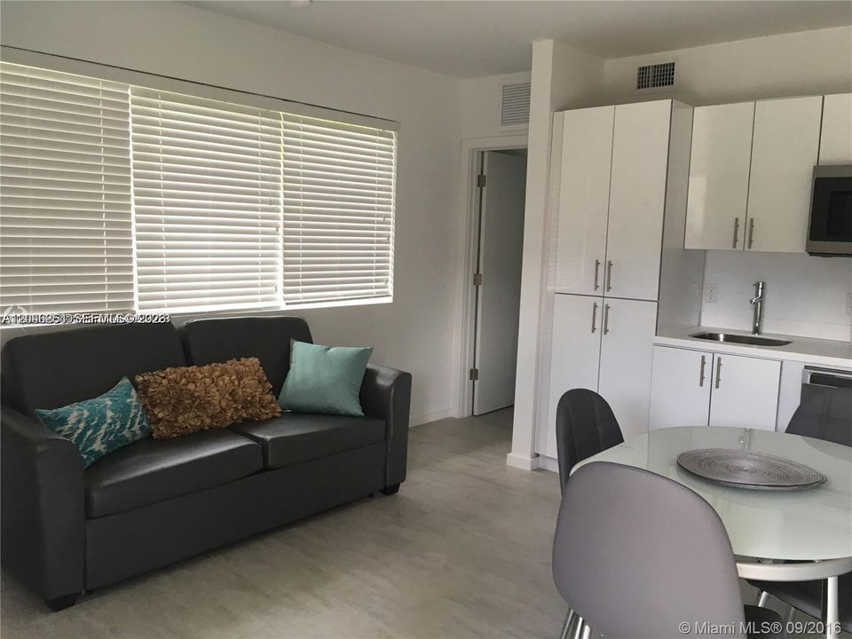 For Rent: $1,800 (1 beds, 1 baths, 500 Square Feet)