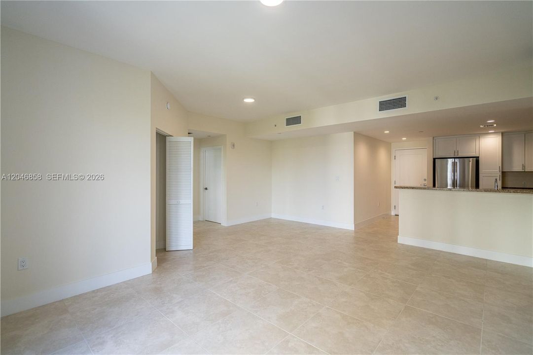В аренду: $3,650 (2 спален, 2 ванн, 1163 Квадратных фут)