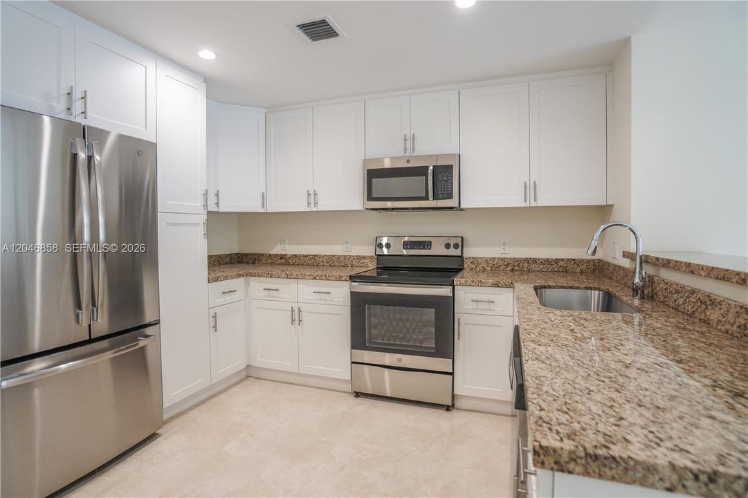 В аренду: $3,650 (2 спален, 2 ванн, 1163 Квадратных фут)