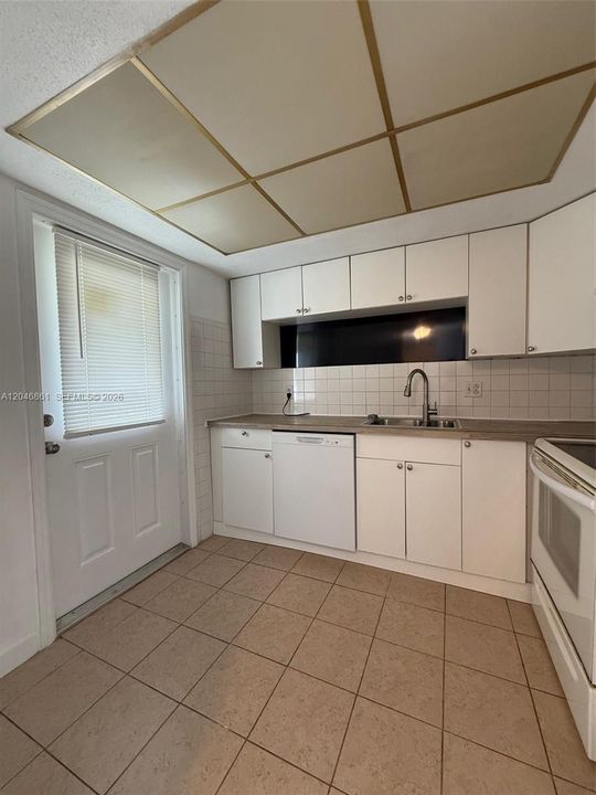 В аренду: $1,600 (1 спален, 1 ванн, 668 Квадратных фут)