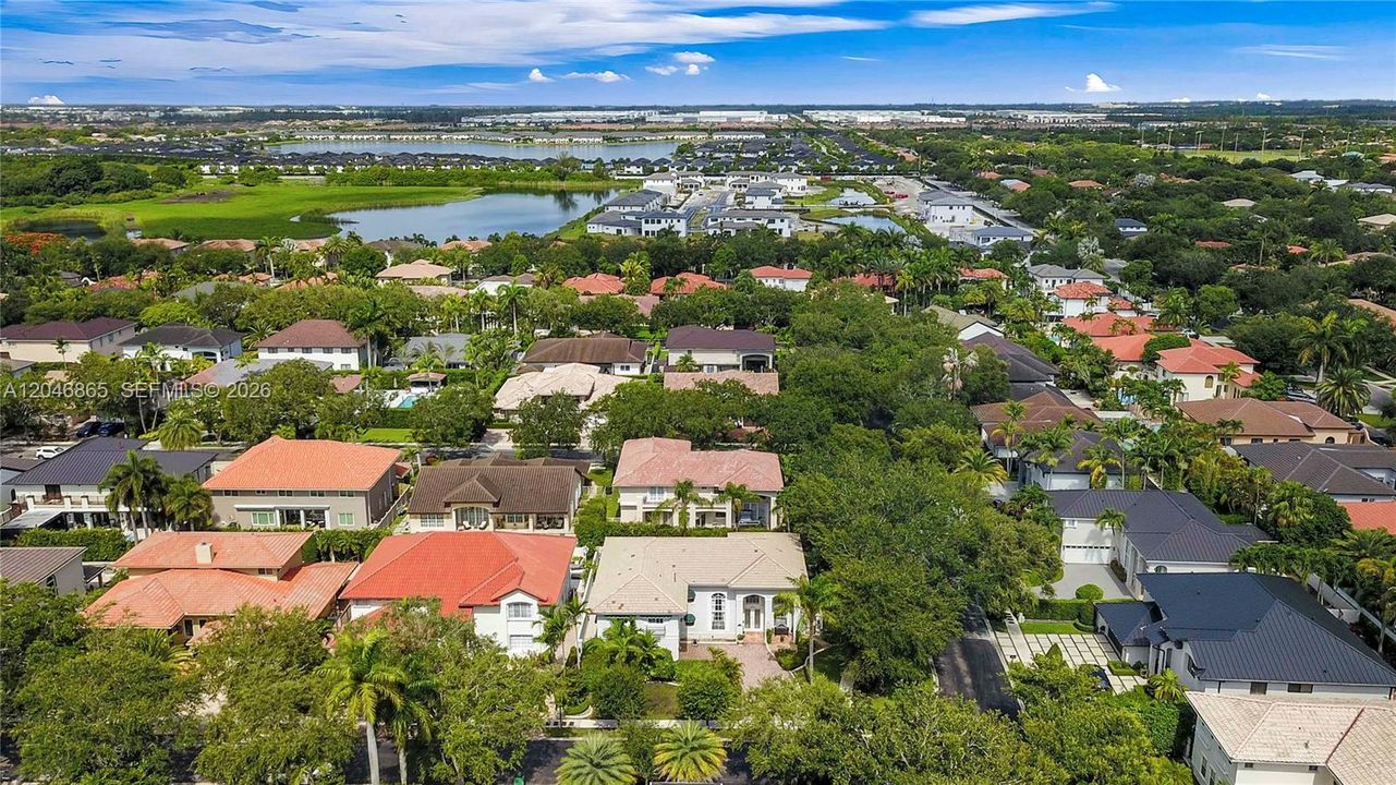 На продажу: $1,300,000 (5 спален, 3 ванн, 3122 Квадратных фут)