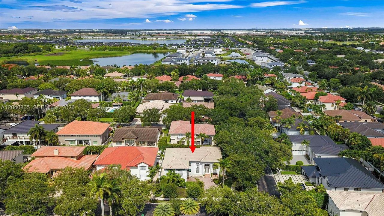 На продажу: $1,300,000 (5 спален, 3 ванн, 3122 Квадратных фут)