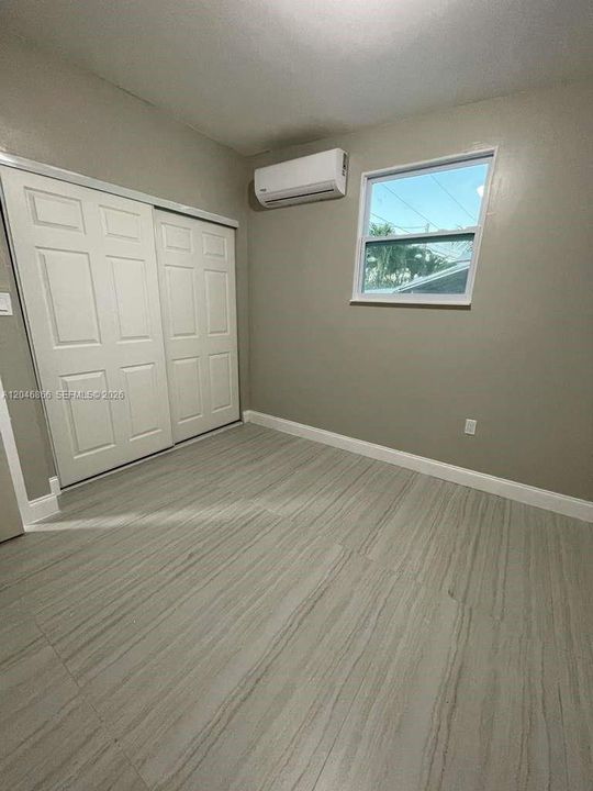 For Rent: $1,800 (1 beds, 1 baths, 1318 Square Feet)