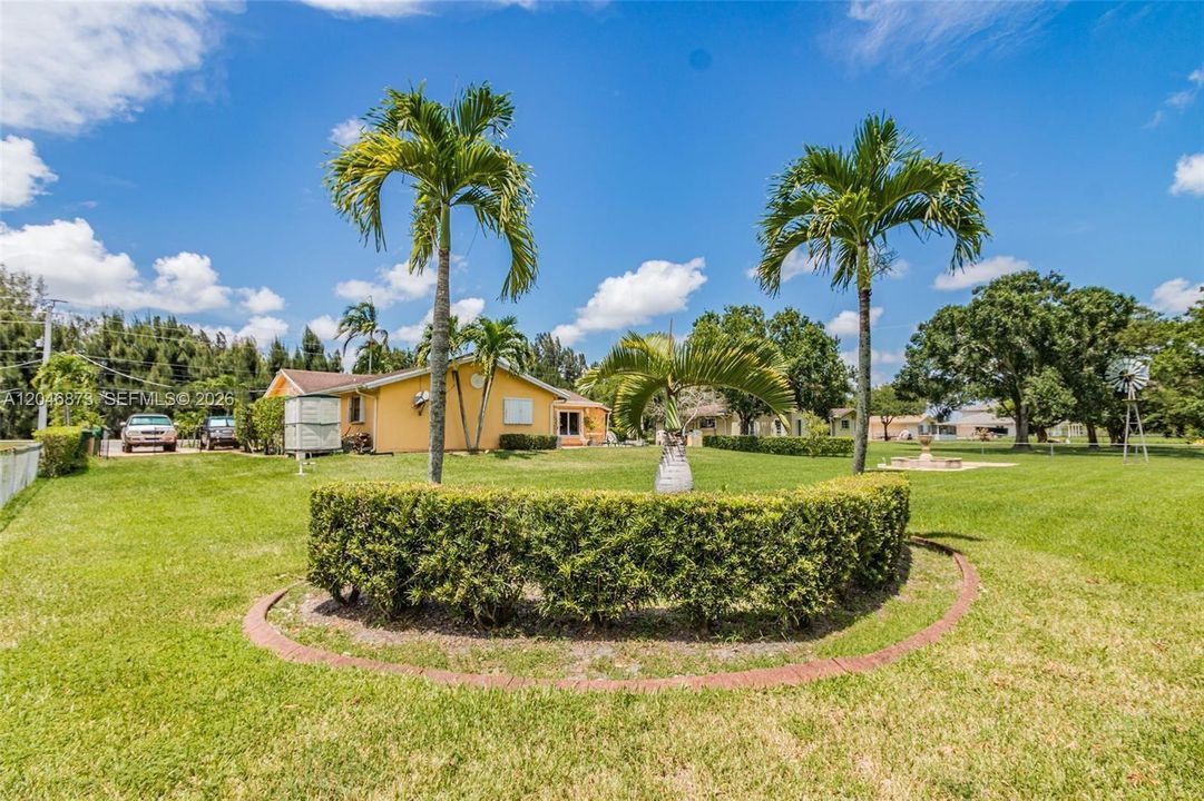 For Sale: $1,197,000 (4 beds, 2 baths, 2895 Square Feet)