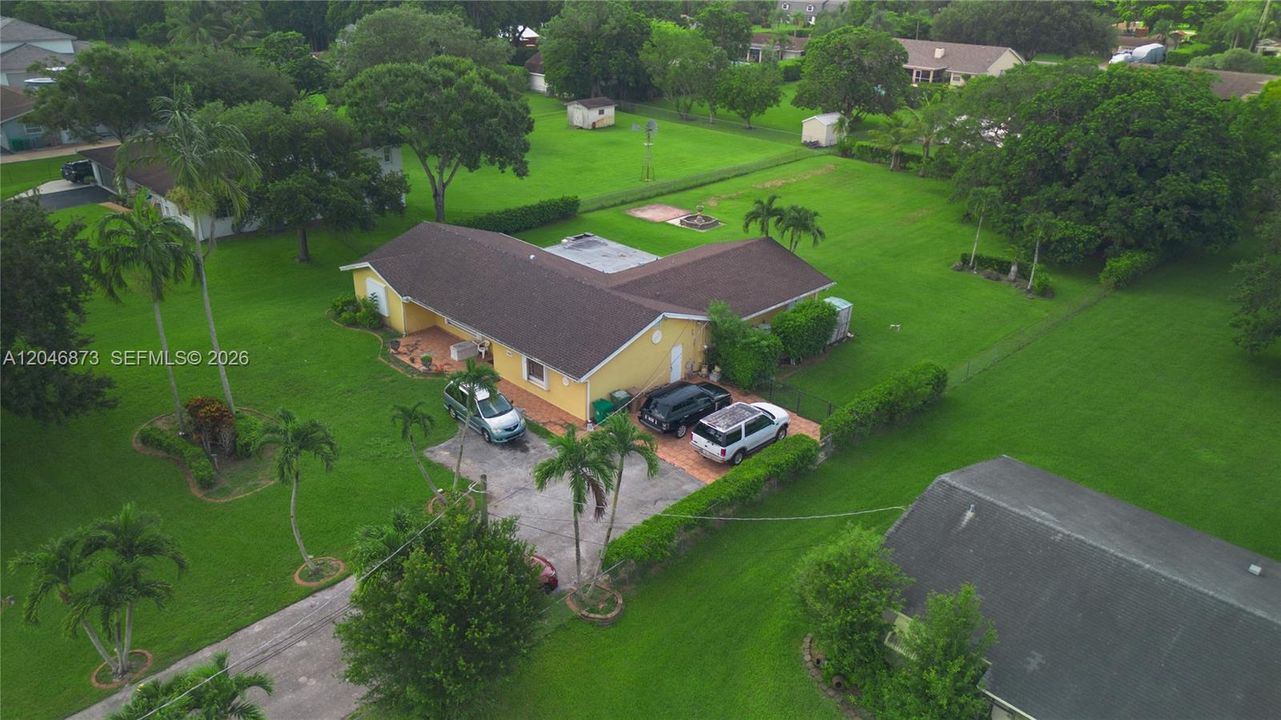 For Sale: $1,197,000 (4 beds, 2 baths, 2895 Square Feet)