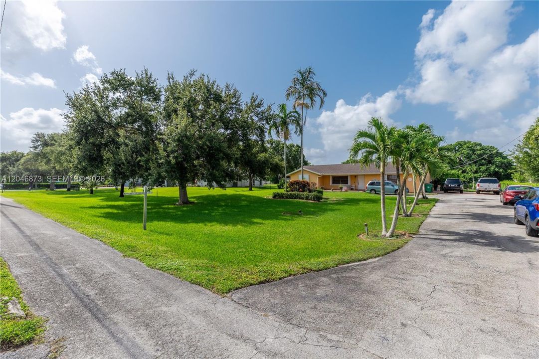For Sale: $1,197,000 (4 beds, 2 baths, 2895 Square Feet)
