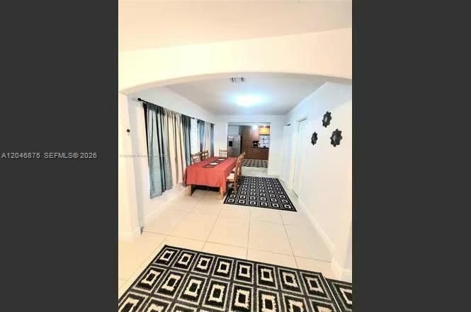 En Renta: $3,300 (3 camas, 3 baños, 1606 Pies cuadrados)