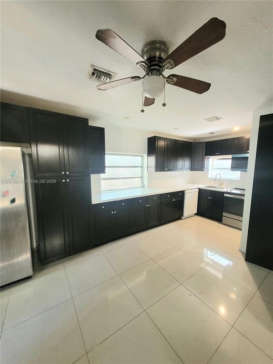 En Renta: $3,300 (3 camas, 3 baños, 1606 Pies cuadrados)