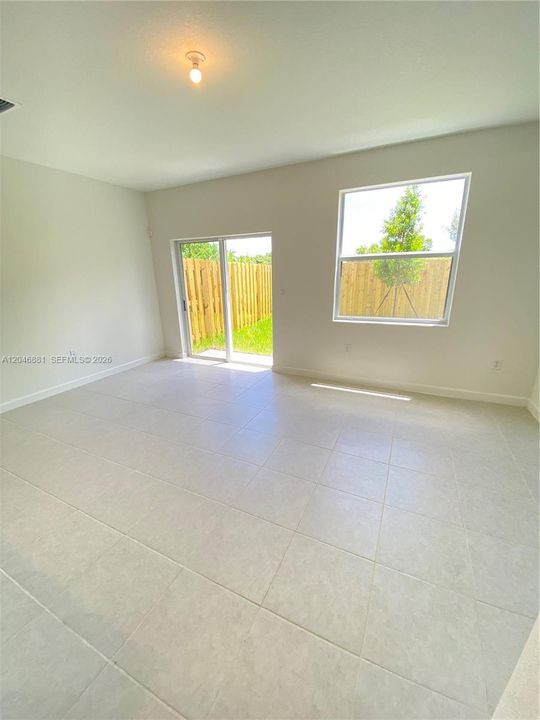 В аренду: $2,360 (3 спален, 2 ванн, 1545 Квадратных фут)