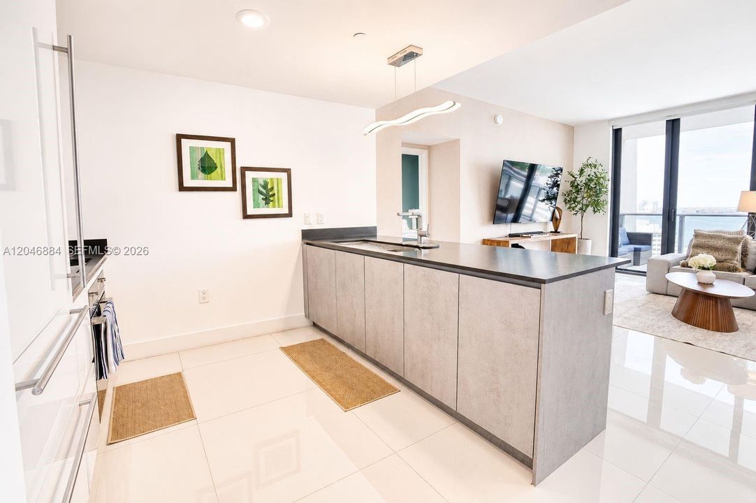 For Rent: $7,500 (2 beds, 3 baths, 1314 Square Feet)