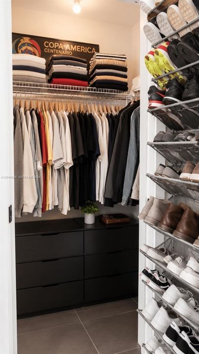 Walk in Closet 2