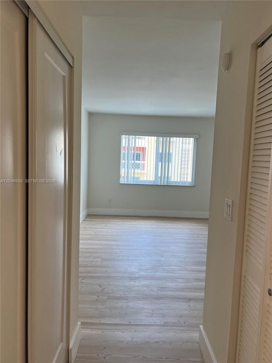 For Rent: $2,000 (1 beds, 1 baths, 712 Square Feet)