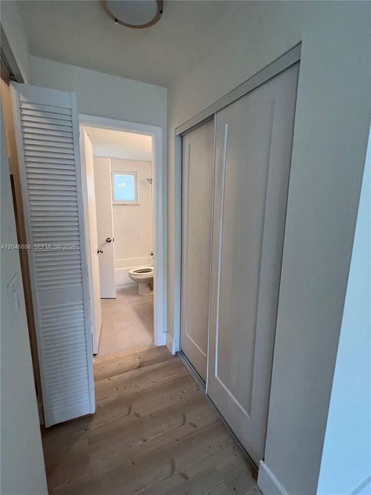 For Rent: $2,000 (1 beds, 1 baths, 712 Square Feet)