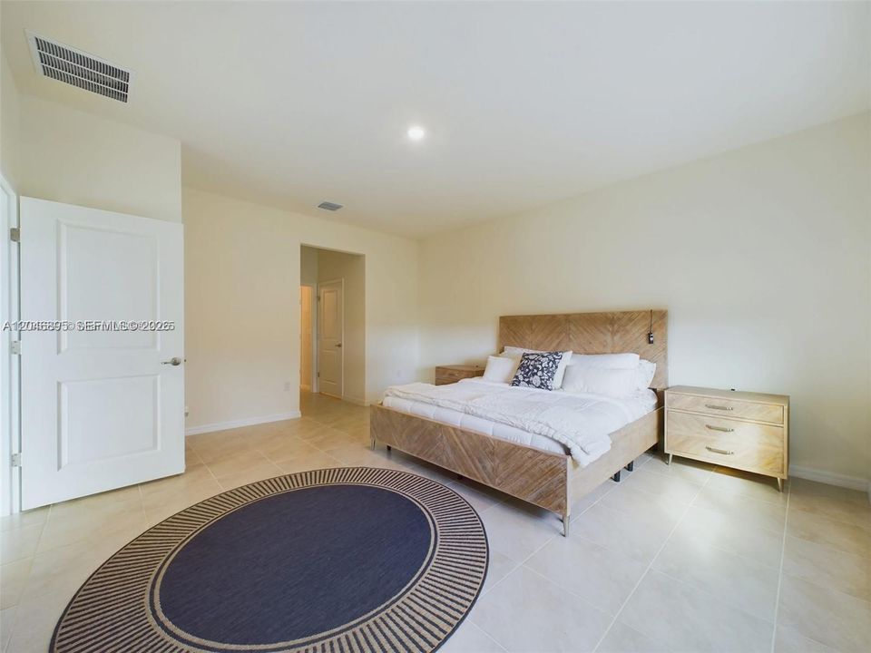 В аренду: $3,500 (4 спален, 2 ванн, 0 Квадратных фут)
