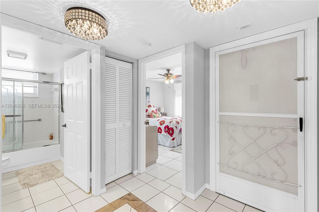 На продажу: $135,000 (2 спален, 2 ванн, 1110 Квадратных фут)