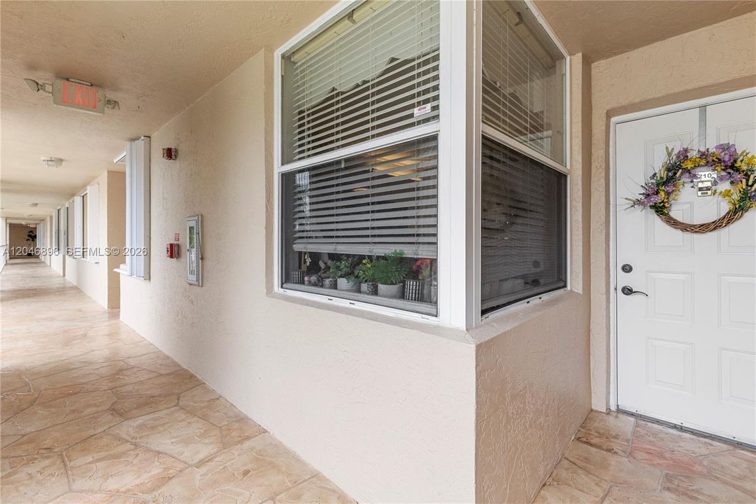 На продажу: $135,000 (2 спален, 2 ванн, 1110 Квадратных фут)