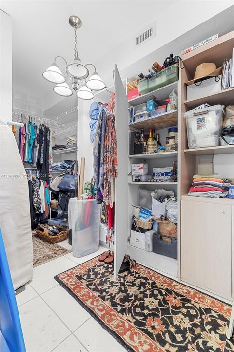 На продажу: $135,000 (2 спален, 2 ванн, 1110 Квадратных фут)