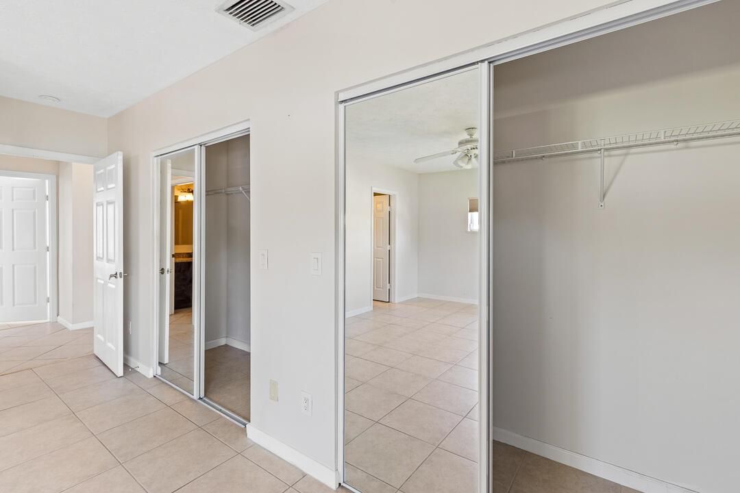2127 SE Wild Meadow Circle-34