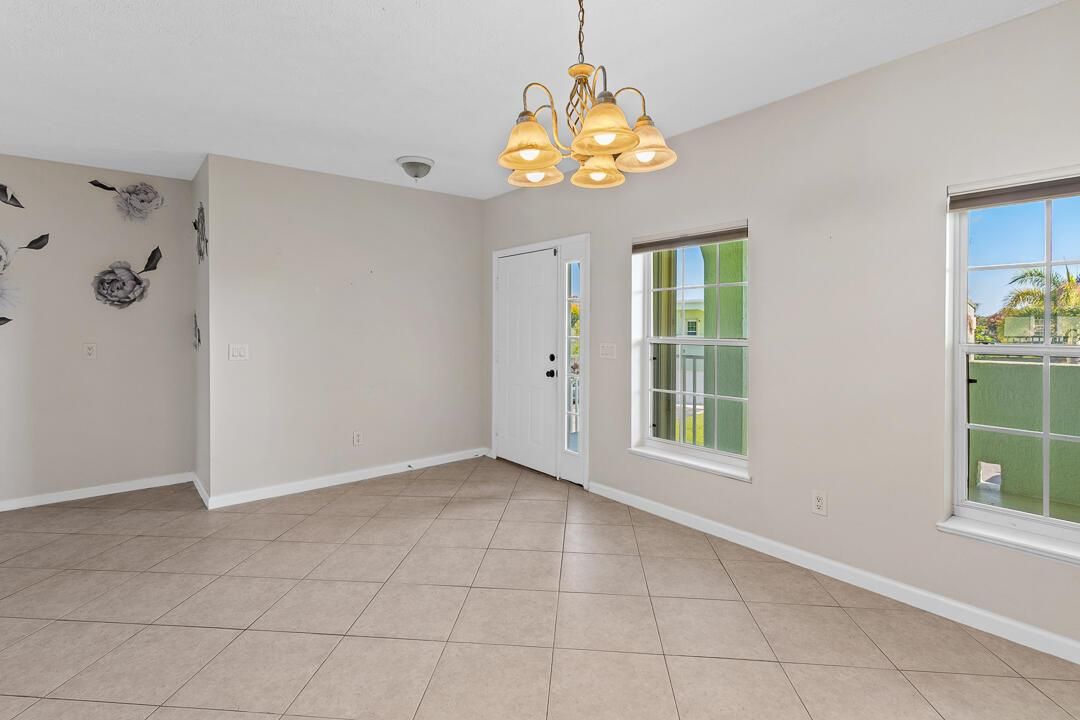 2127 SE Wild Meadow Circle-23