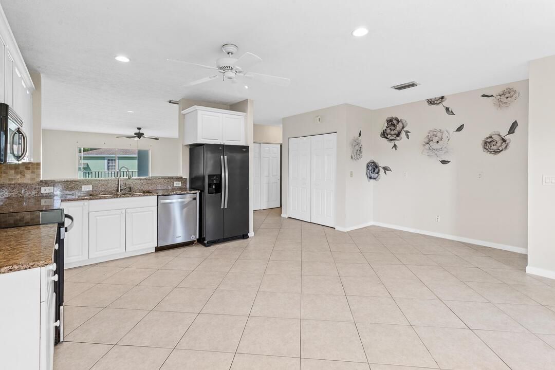 2127 SE Wild Meadow Circle-22