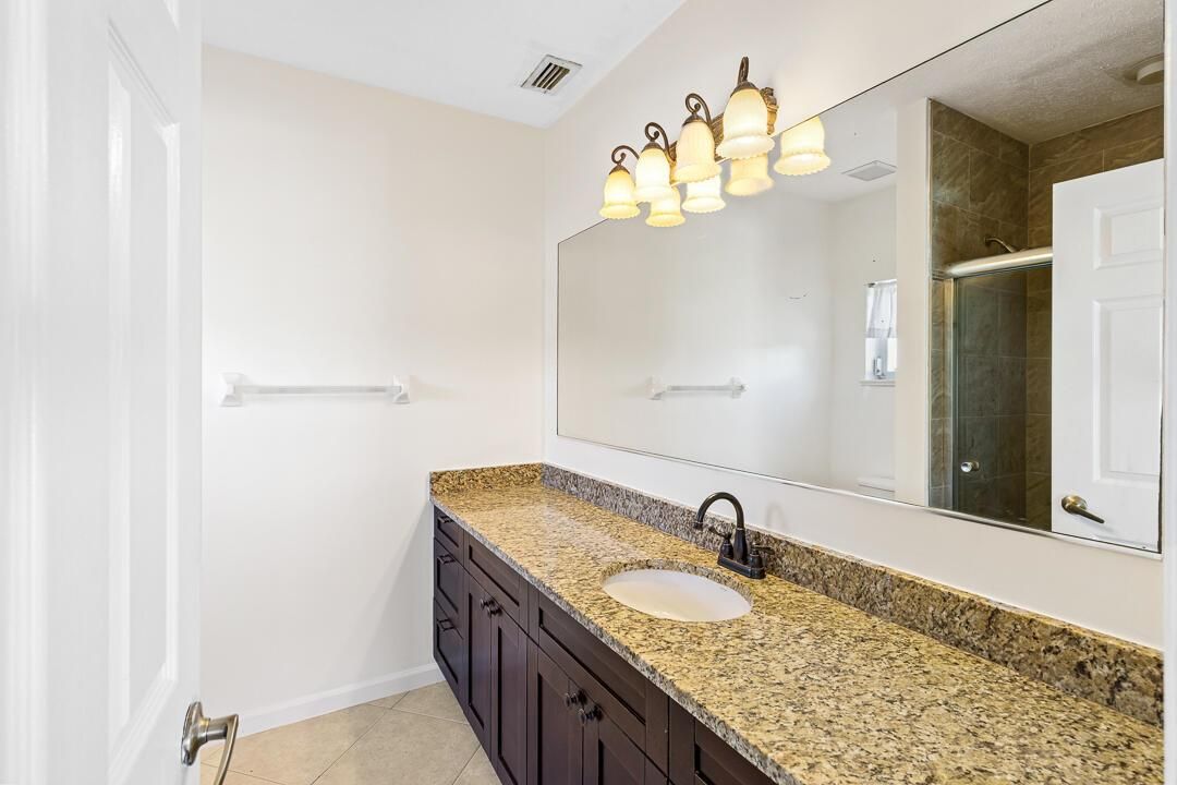 2127 SE Wild Meadow Circle-31