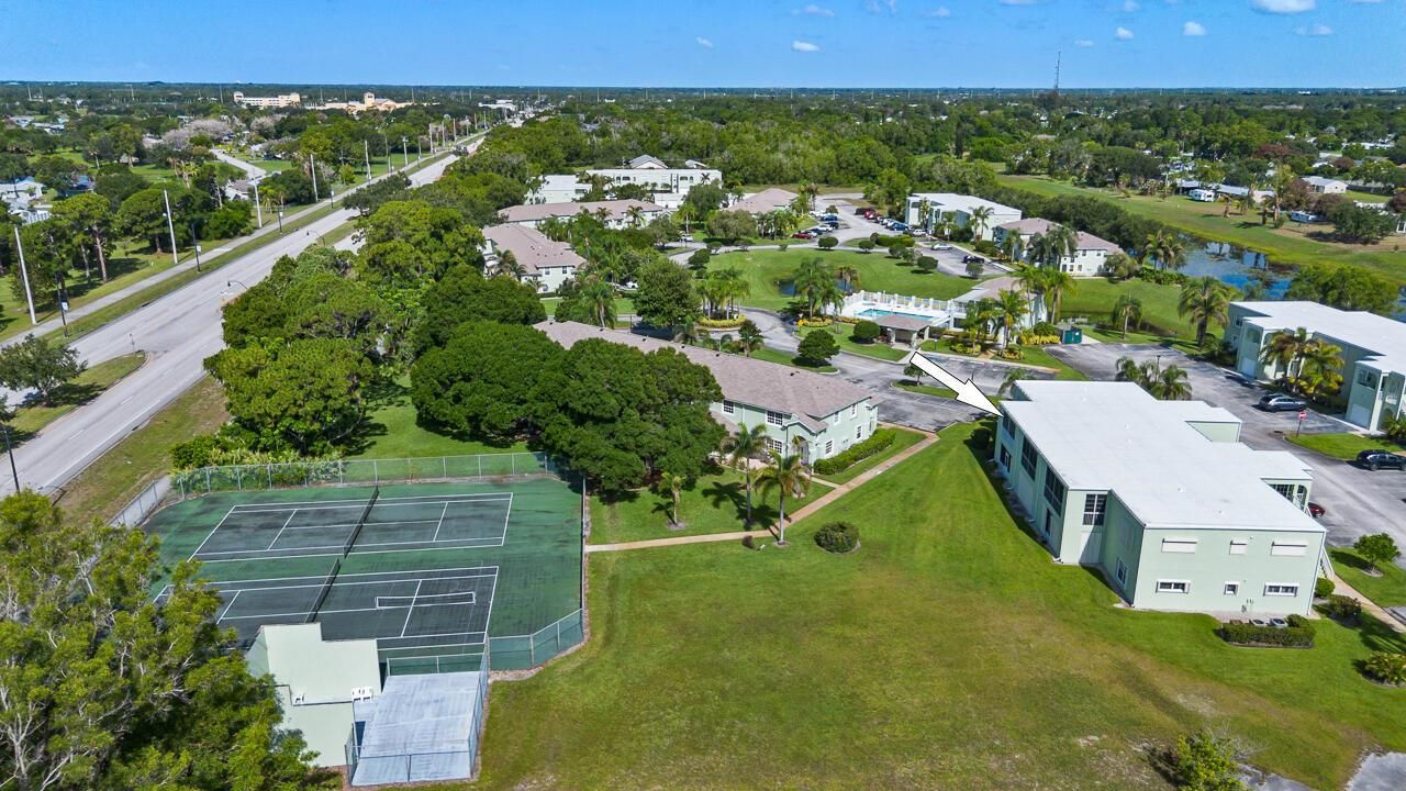 2127 SE Wild Meadow Circle-10