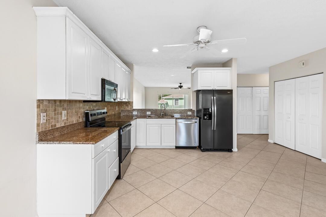 2127 SE Wild Meadow Circle-21