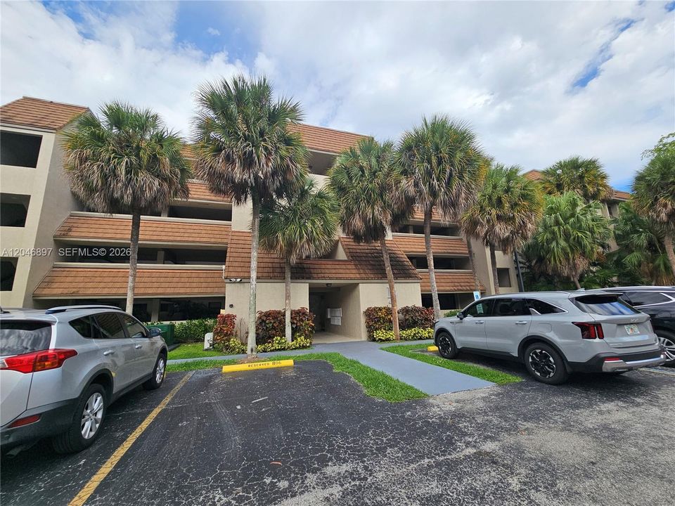 For Sale: $285,000 (2 beds, 2 baths, 1405 Square Feet)
