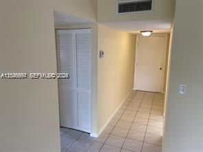 For Sale: $285,000 (2 beds, 2 baths, 1405 Square Feet)
