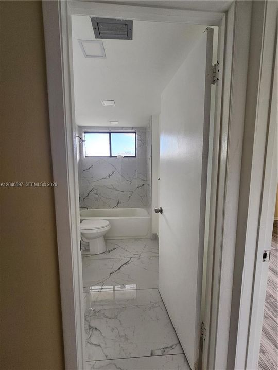 For Sale: $285,000 (2 beds, 2 baths, 1405 Square Feet)