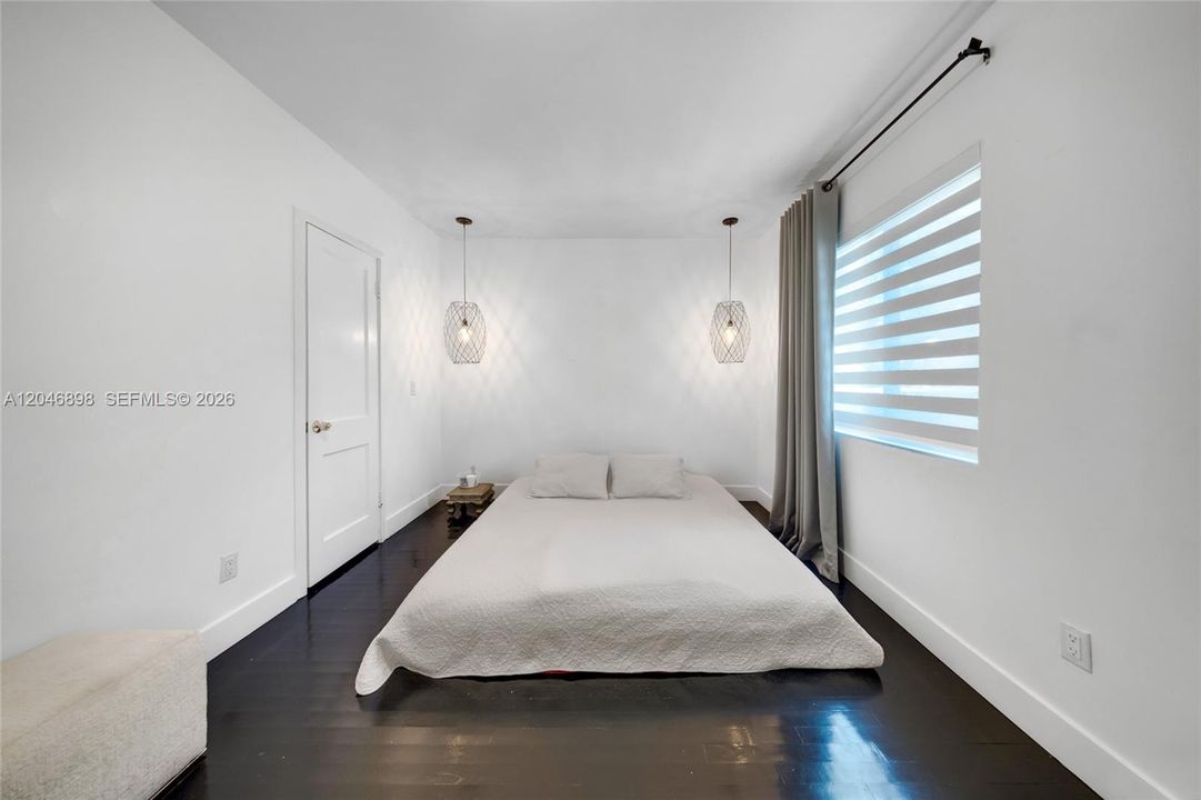 For Sale: $815,000 (2 beds, 2 baths, 1645 Square Feet)