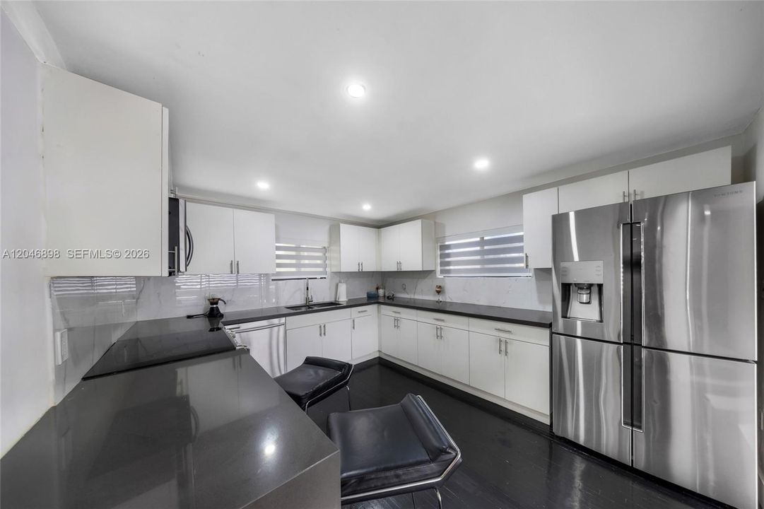For Sale: $815,000 (2 beds, 2 baths, 1645 Square Feet)