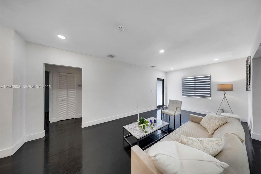 For Sale: $815,000 (2 beds, 2 baths, 1645 Square Feet)