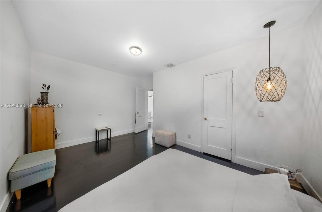 For Sale: $815,000 (2 beds, 2 baths, 1645 Square Feet)