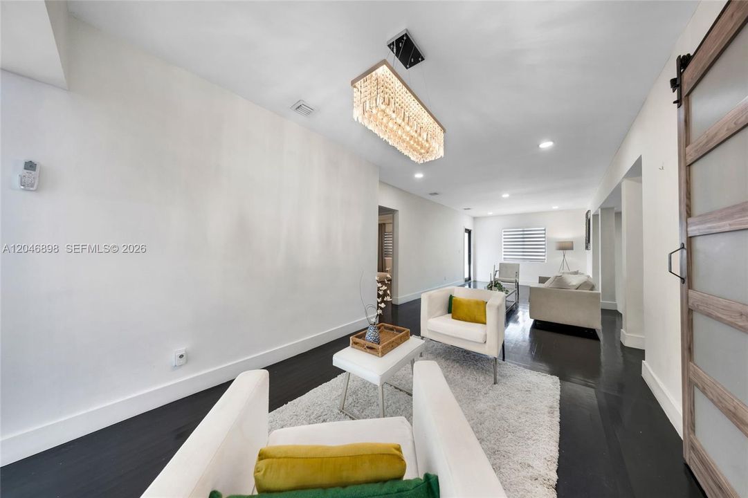 For Sale: $815,000 (2 beds, 2 baths, 1645 Square Feet)