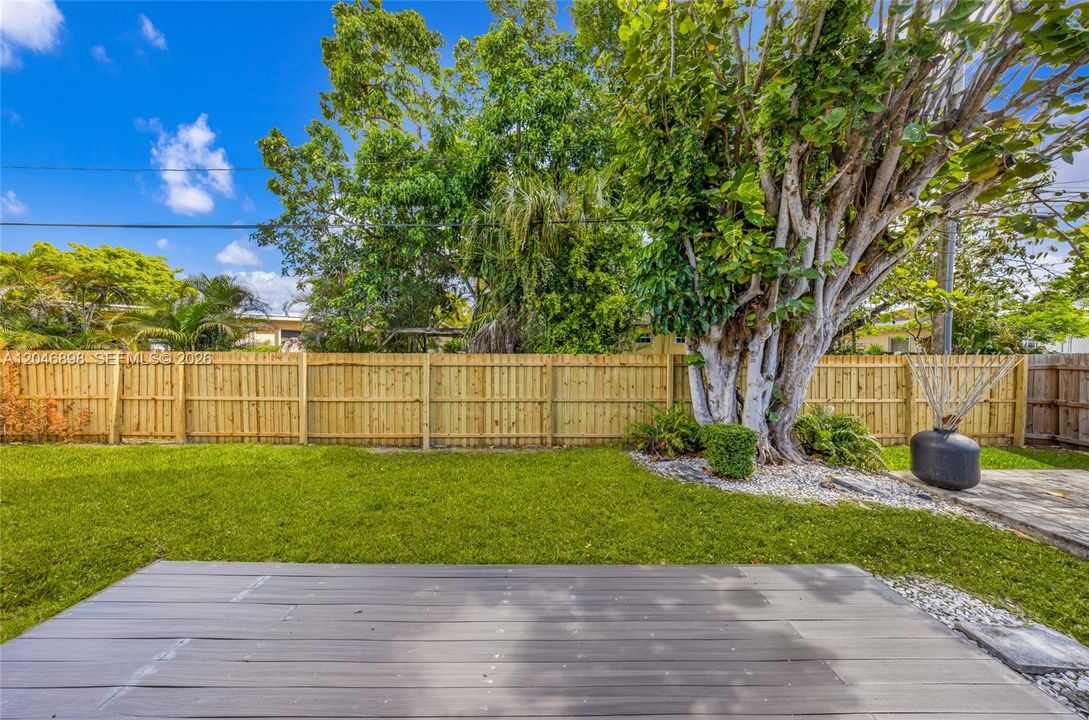 For Sale: $815,000 (2 beds, 2 baths, 1645 Square Feet)