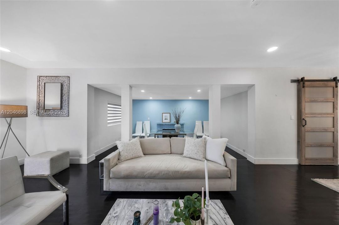 For Sale: $815,000 (2 beds, 2 baths, 1645 Square Feet)