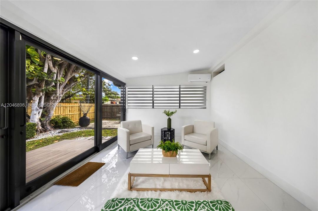 For Sale: $815,000 (2 beds, 2 baths, 1645 Square Feet)