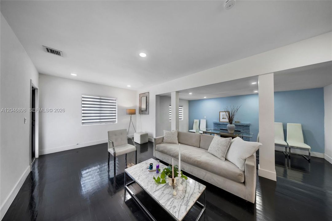 For Sale: $815,000 (2 beds, 2 baths, 1645 Square Feet)