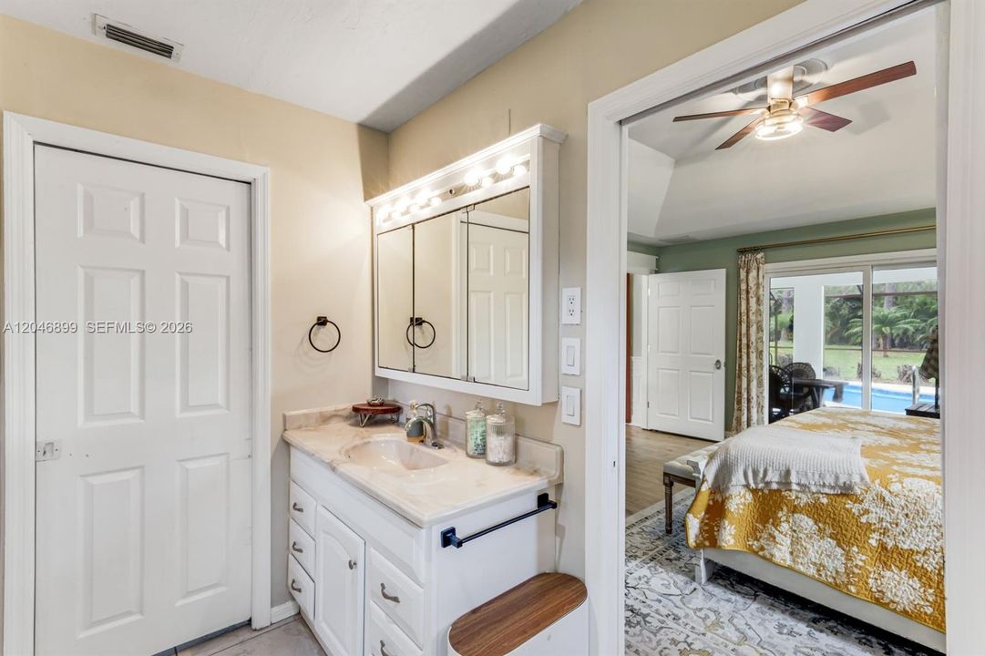 For Sale: $525,000 (3 beds, 2 baths, 1874 Square Feet)