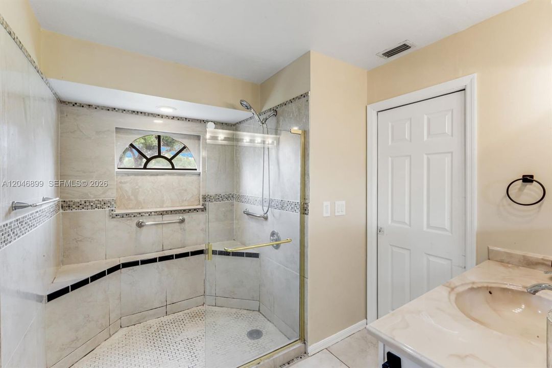 For Sale: $525,000 (3 beds, 2 baths, 1874 Square Feet)
