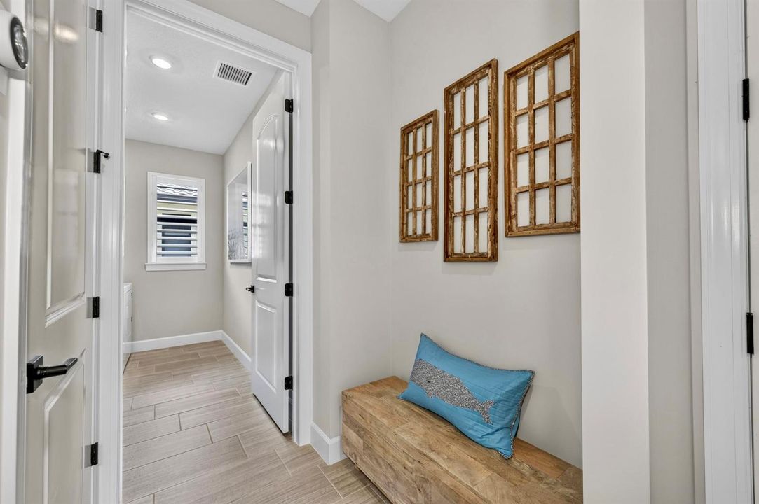 3862 523 Hallway